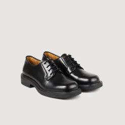 Derby In Pelle Lucida