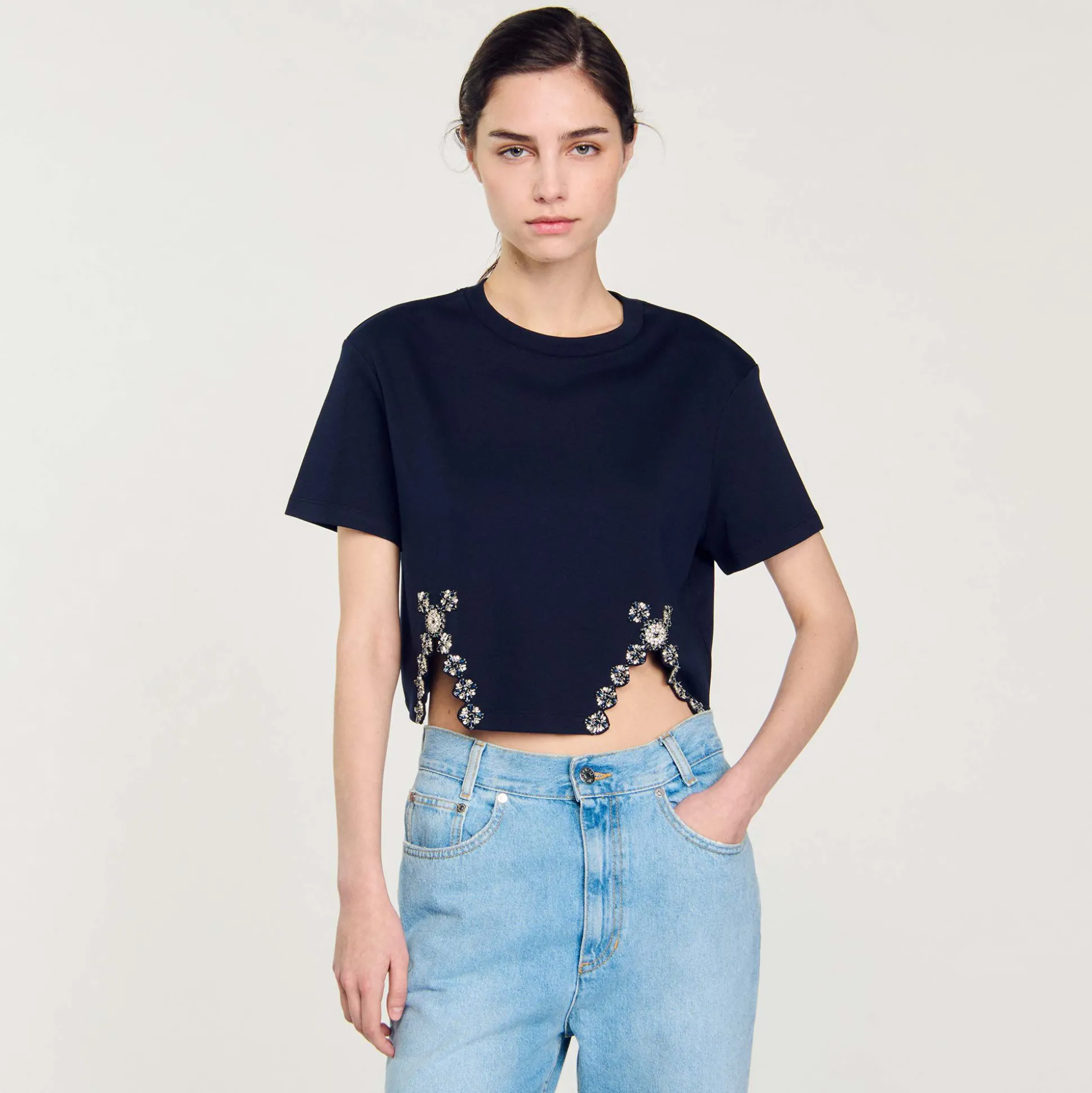 T-shirt Corta Decorata Con Strass
